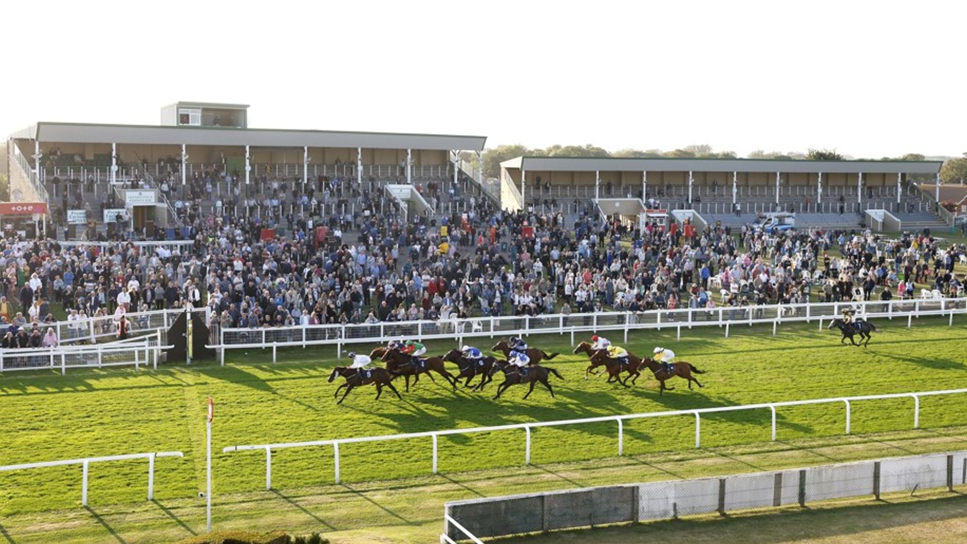 Kinswoman dan Almaty Star bersaing di Yarmouth